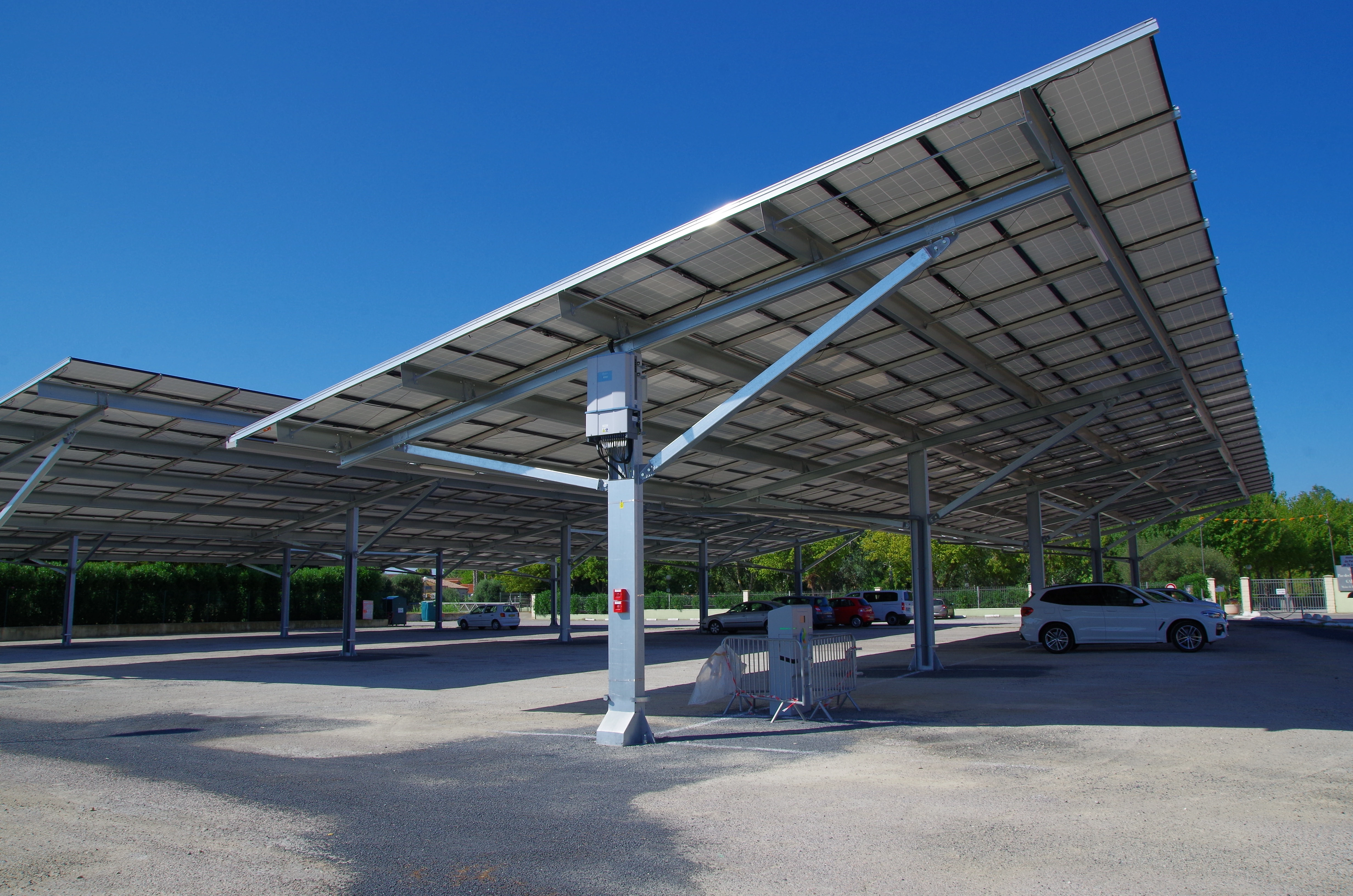 Toiture photovoltaïque ombriere